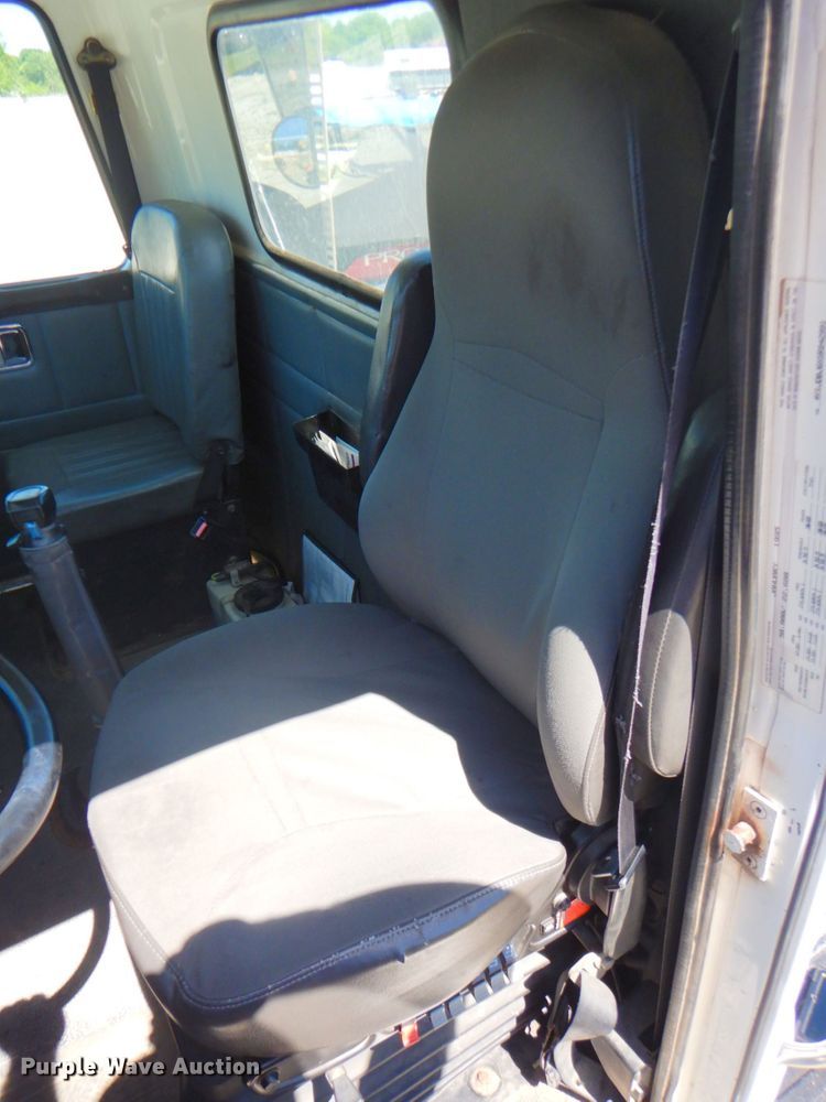 image for item DP4217 1995 WhiteGMC WG  semi truck