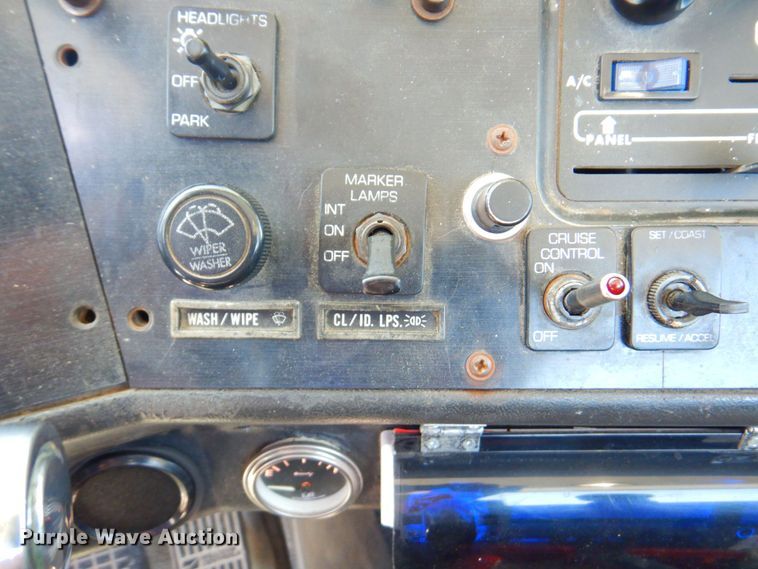 image for item DP4217 1995 WhiteGMC WG  semi truck