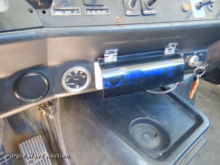 image for item DP4217 1995 WhiteGMC WG  semi truck