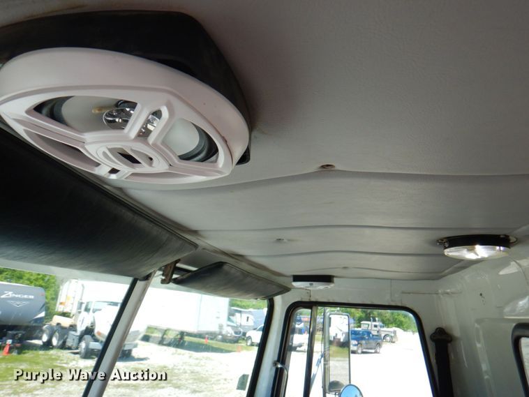 image for item DP4217 1995 WhiteGMC WG  semi truck