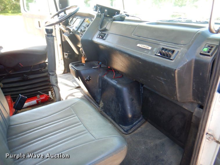 image for item DP4217 1995 WhiteGMC WG  semi truck