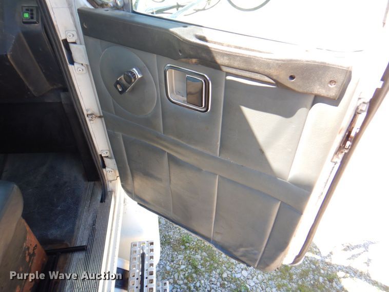 image for item DP4217 1995 WhiteGMC WG  semi truck