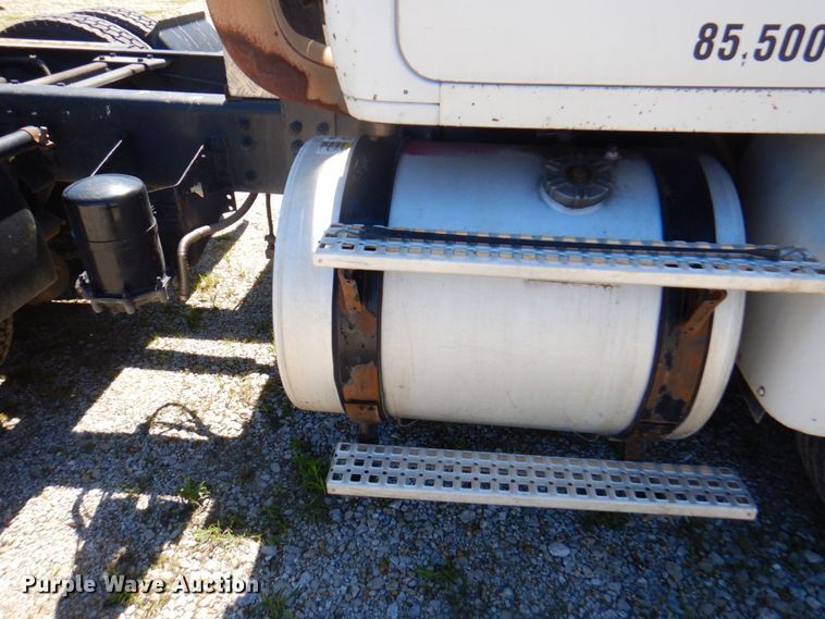 image for item DP4217 1995 WhiteGMC WG  semi truck