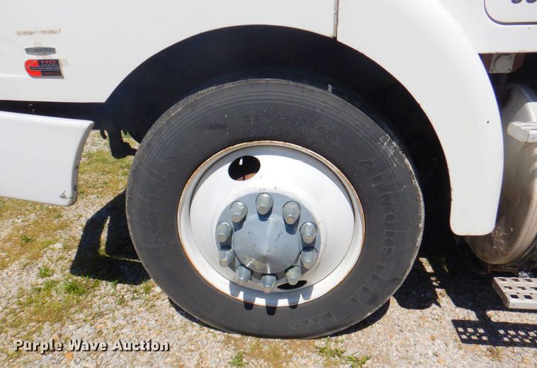 image for item DP4217 1995 WhiteGMC WG  semi truck