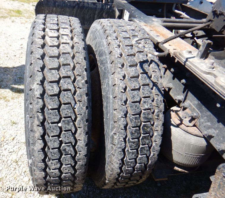 image for item DP4217 1995 WhiteGMC WG  semi truck