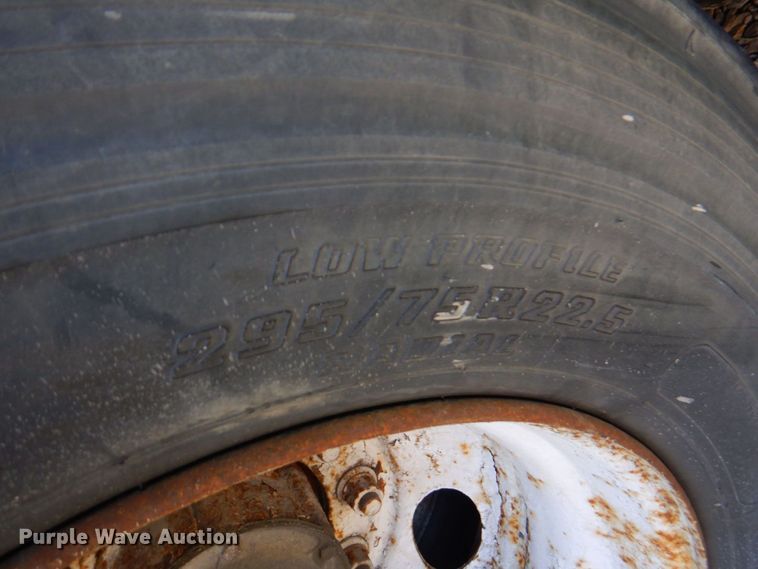 image for item DP4218 2005 Wabash  dry van trailer