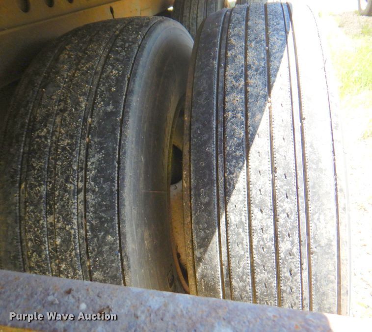 image for item DP4218 2005 Wabash  dry van trailer