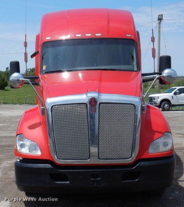 image for item DP5511 2014 Kenworth T680  semi truck