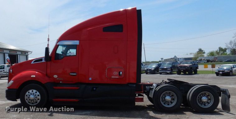 image for item DP5511 2014 Kenworth T680  semi truck