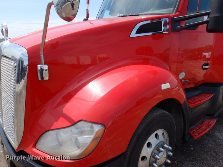 image for item DP5511 2014 Kenworth T680  semi truck
