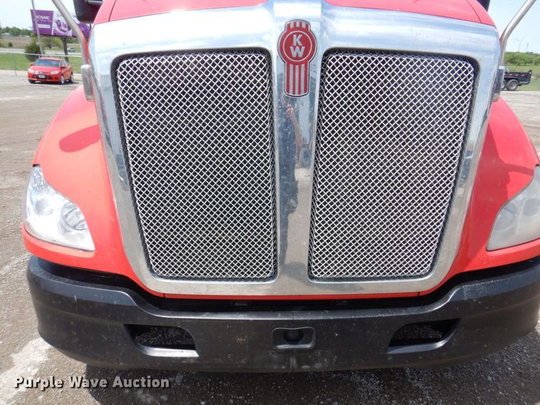 image for item DP5511 2014 Kenworth T680  semi truck