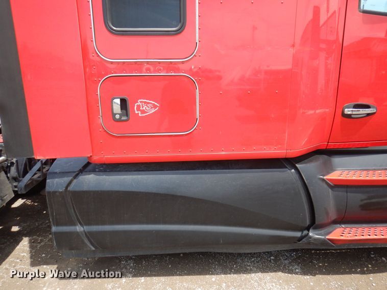 image for item DP5511 2014 Kenworth T680  semi truck