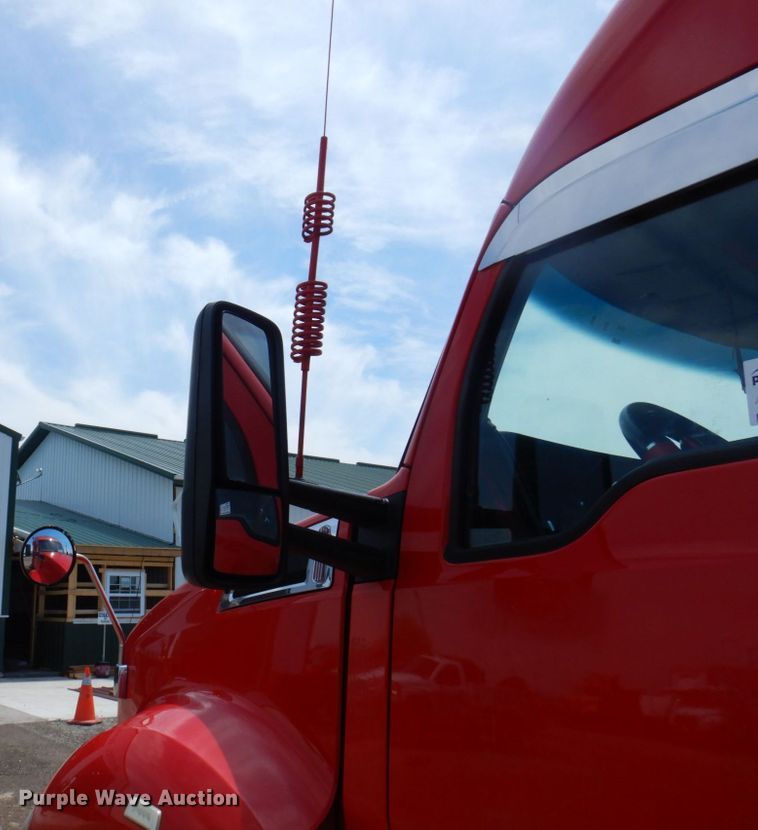 image for item DP5511 2014 Kenworth T680  semi truck