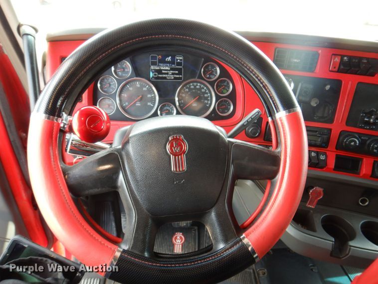 image for item DP5511 2014 Kenworth T680  semi truck