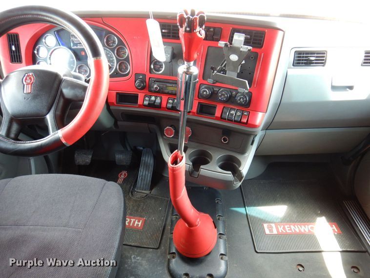 image for item DP5511 2014 Kenworth T680  semi truck