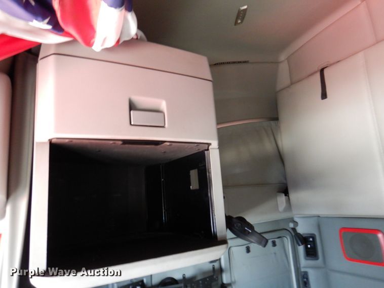 image for item DP5511 2014 Kenworth T680  semi truck