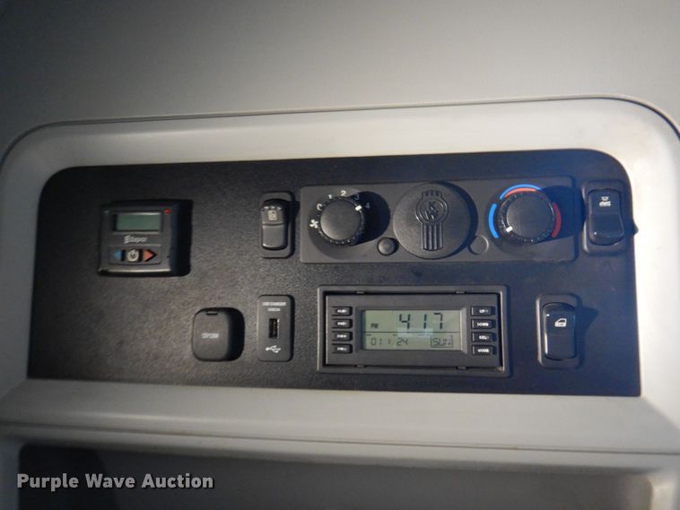 image for item DP5511 2014 Kenworth T680  semi truck