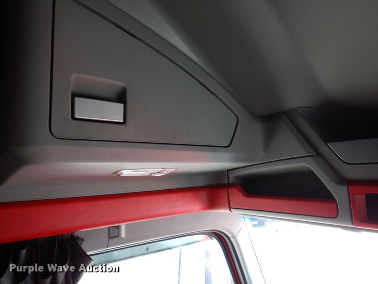 image for item DP5511 2014 Kenworth T680  semi truck