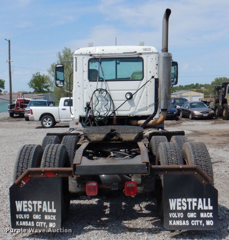 image for item DP5515 2004 Mack CX613  semi truck