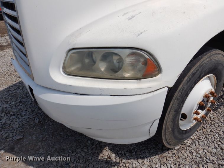 image for item DP5515 2004 Mack CX613  semi truck