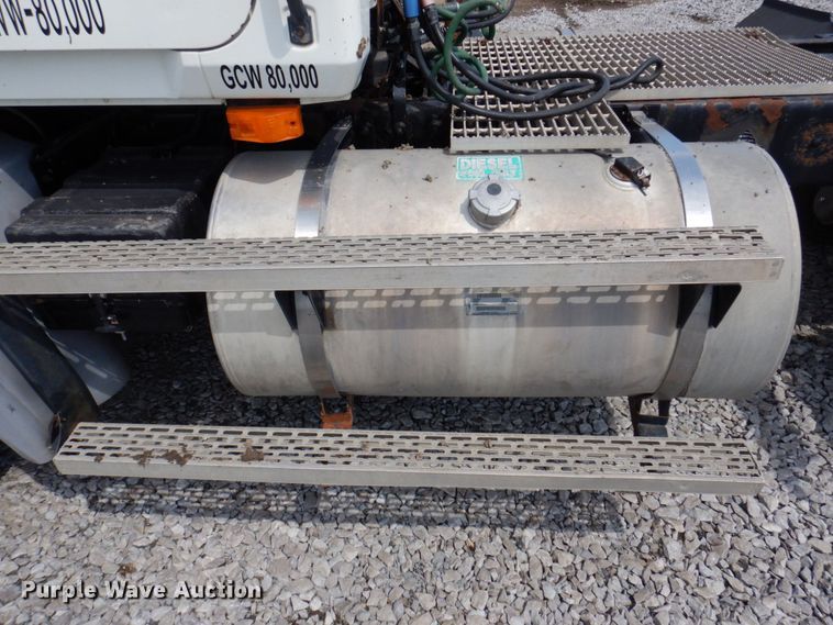 image for item DP5515 2004 Mack CX613  semi truck