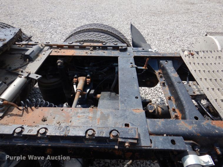 image for item DP5515 2004 Mack CX613  semi truck