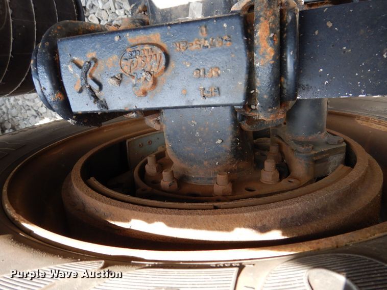 image for item DP5515 2004 Mack CX613  semi truck