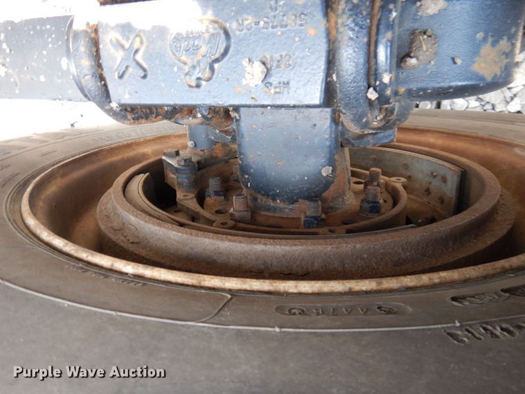 image for item DP5515 2004 Mack CX613  semi truck