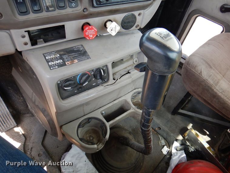 image for item DP5515 2004 Mack CX613  semi truck