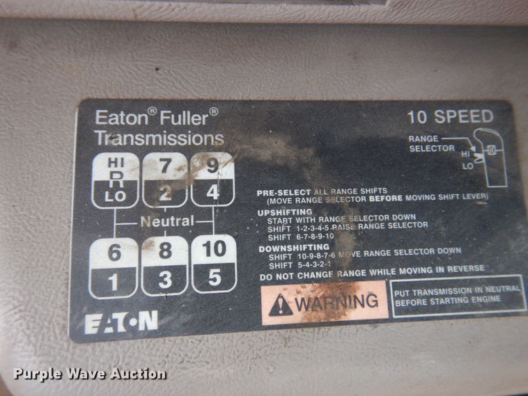 image for item DP5515 2004 Mack CX613  semi truck