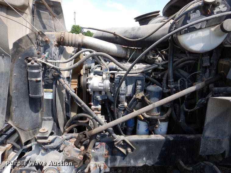 image for item DP5515 2004 Mack CX613  semi truck