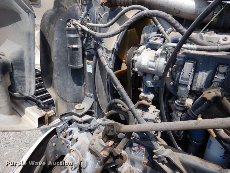 image for item DP5515 2004 Mack CX613  semi truck