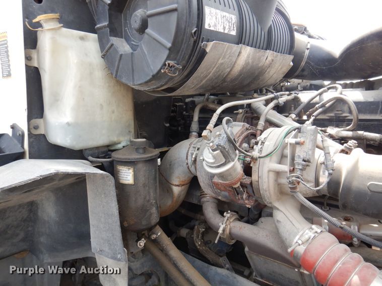 image for item DP5515 2004 Mack CX613  semi truck