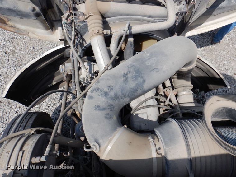 image for item DP5515 2004 Mack CX613  semi truck