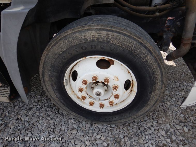 image for item DP5515 2004 Mack CX613  semi truck