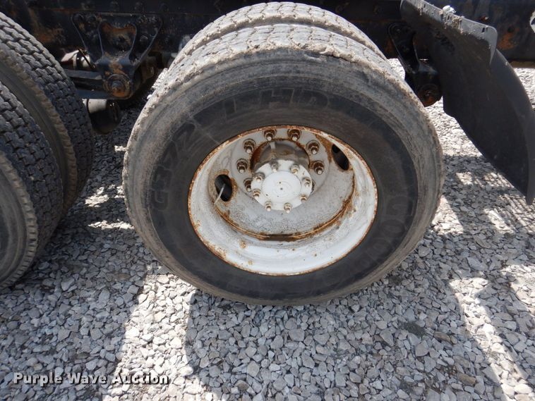 image for item DP5515 2004 Mack CX613  semi truck