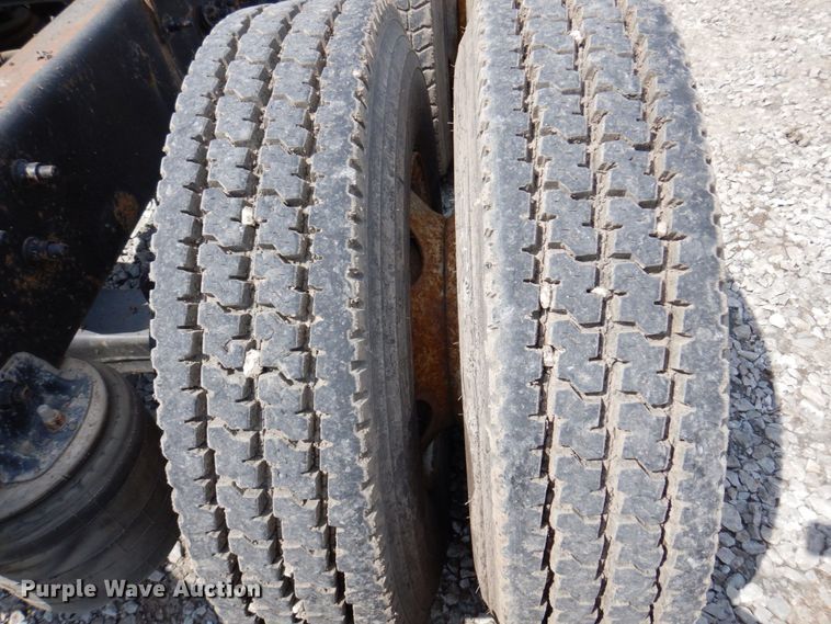 image for item DP5515 2004 Mack CX613  semi truck