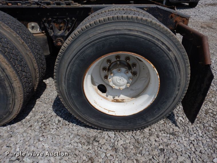 image for item DP5515 2004 Mack CX613  semi truck