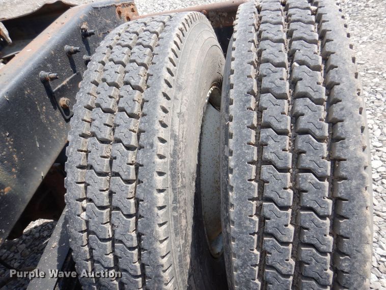 image for item DP5515 2004 Mack CX613  semi truck