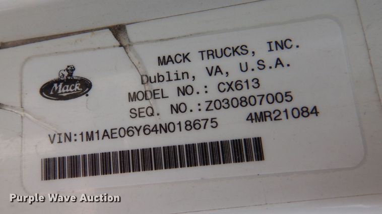 image for item DP5515 2004 Mack CX613  semi truck