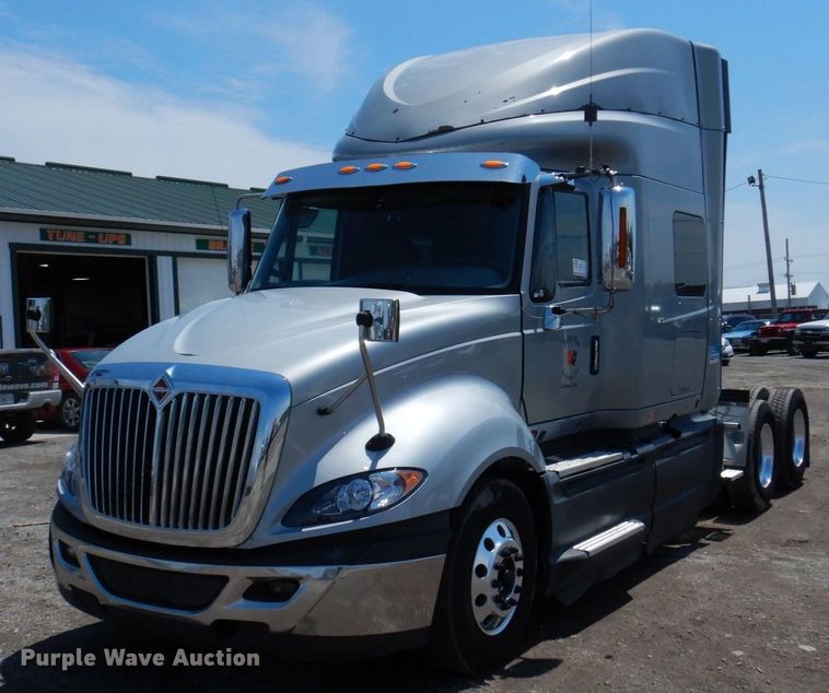 image for item DP5517 2016 International ProStar 122  semi truck