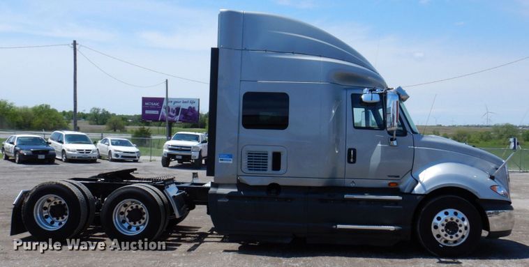 image for item DP5517 2016 International ProStar 122  semi truck