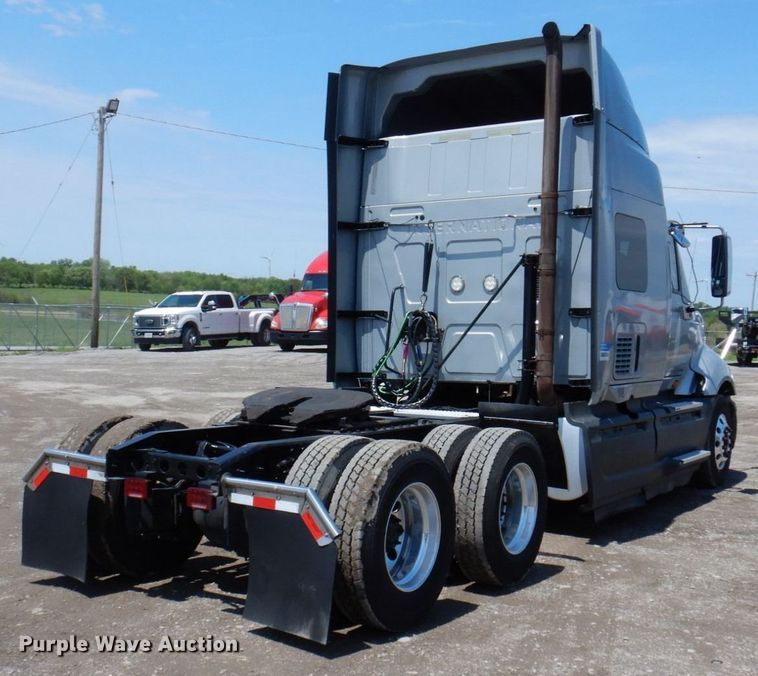 image for item DP5517 2016 International ProStar 122  semi truck