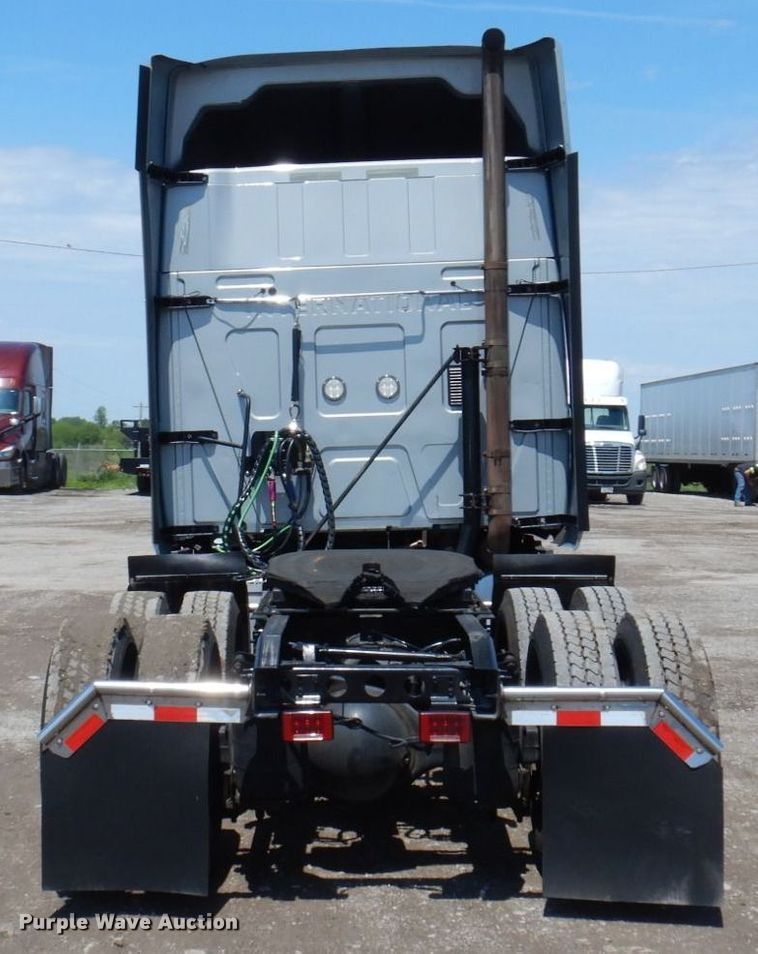 image for item DP5517 2016 International ProStar 122  semi truck