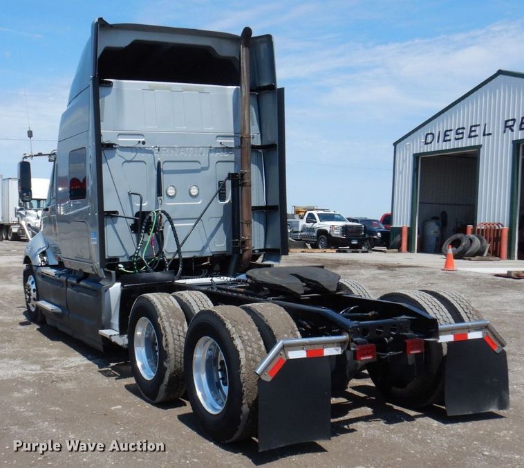 image for item DP5517 2016 International ProStar 122  semi truck