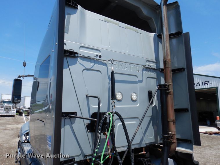 image for item DP5517 2016 International ProStar 122  semi truck