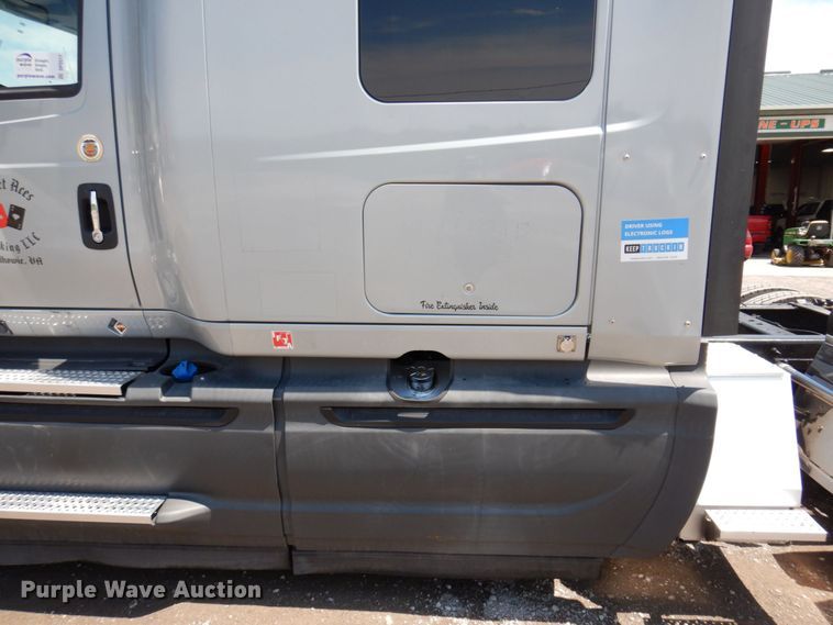 image for item DP5517 2016 International ProStar 122  semi truck