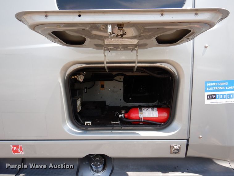 image for item DP5517 2016 International ProStar 122  semi truck