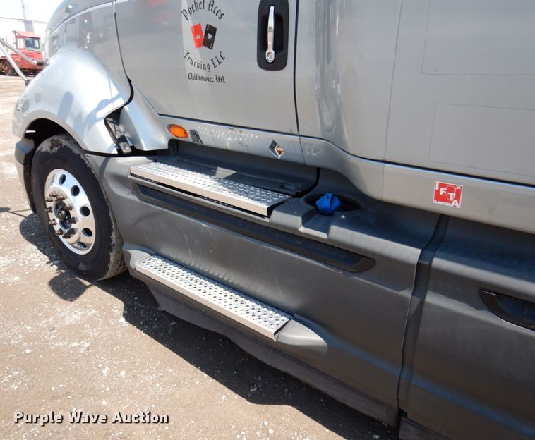 image for item DP5517 2016 International ProStar 122  semi truck