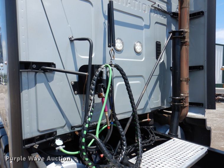 image for item DP5517 2016 International ProStar 122  semi truck